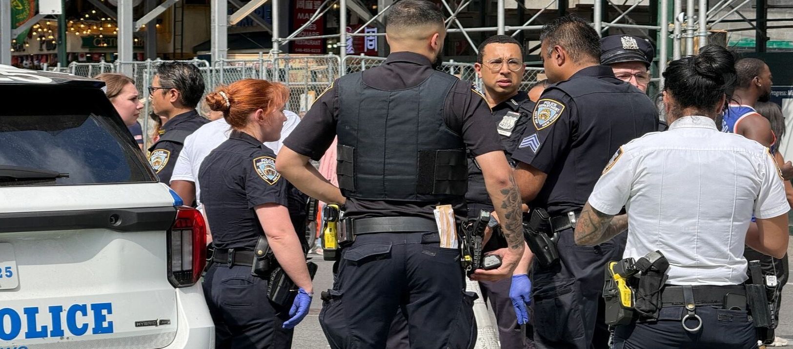 Imagen de la noticia: Pánico en New York: detienen a una persona que realizó disparos en Times Square