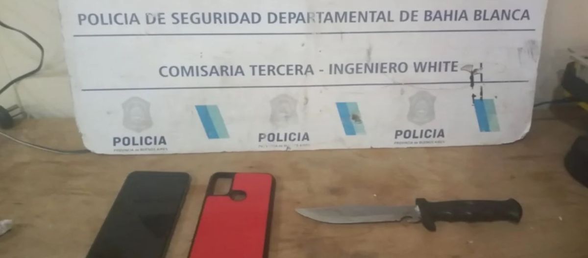 Los detienen por amenazar con un cuchillo y robarle el celular a un ...