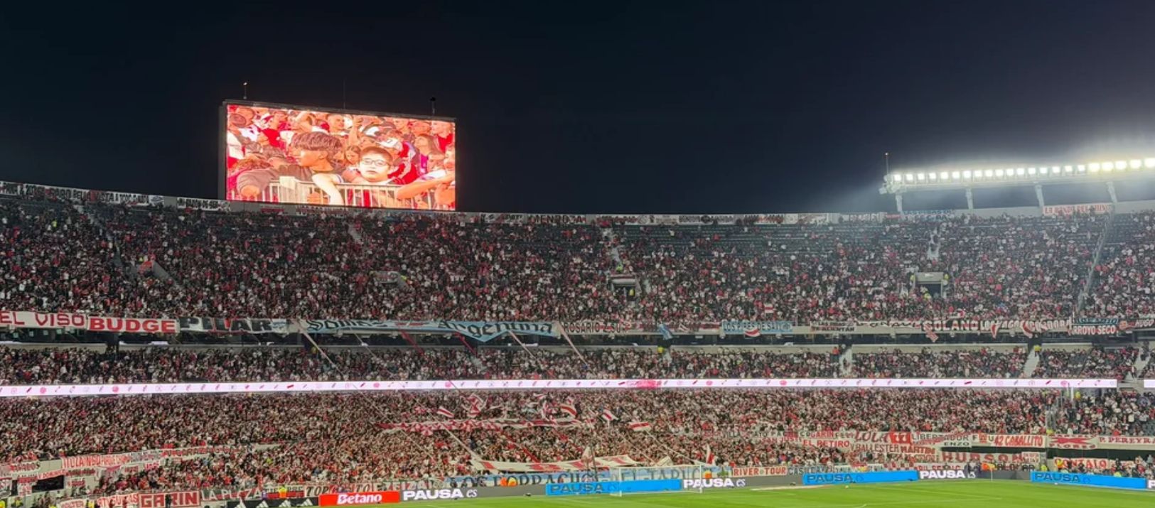 Imagen de la noticia: Un hincha de River de 66 años falleció tras descompensarse en el Monumental