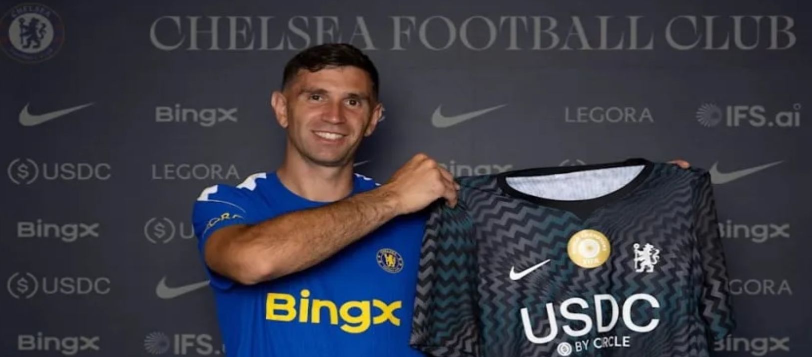 Imagen de la noticia: Qué dijo Emiliano "Dibu" Martínez en su presentación en el Chelsea de Inglaterra