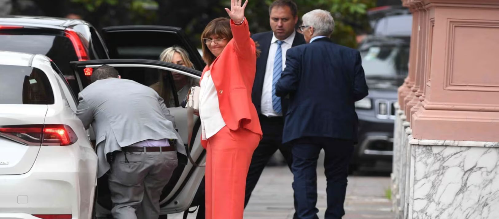 Imagen de la noticia: Bullrich no va a la reunión de senadores convocada por Manuel Adorni