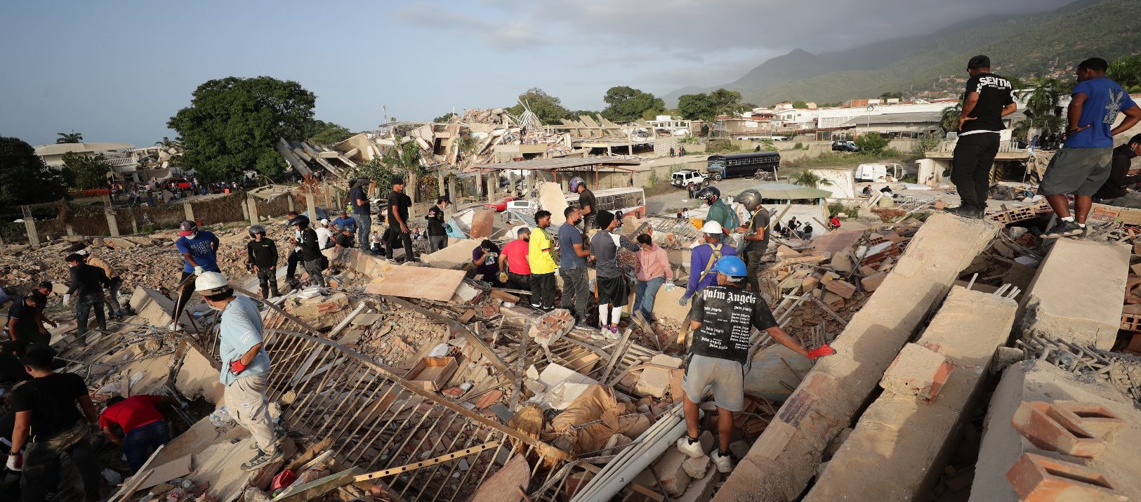 Imagen de la noticia: Venezuela: elevan a 1.430 la cifra de muertos por los terremotos