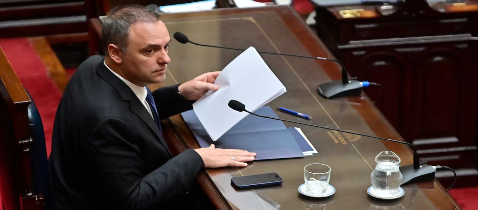 Imagen de la noticia: El peronismo apura una sesión para interpelar y votar la destituir a Adorni