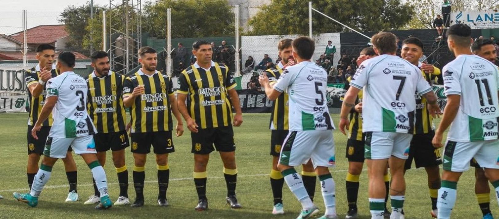Imagen de la noticia: Domingo clásico: Olimpo y Villa Mitre juegan un partido clave en el Carminatti