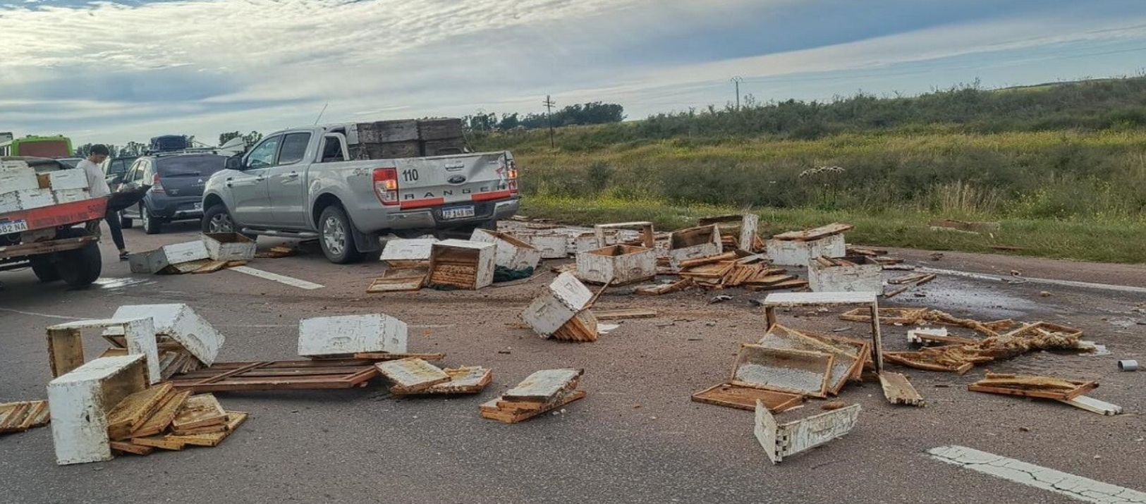 Ruta 3: chocaron un camión y una camioneta a la altura del ...