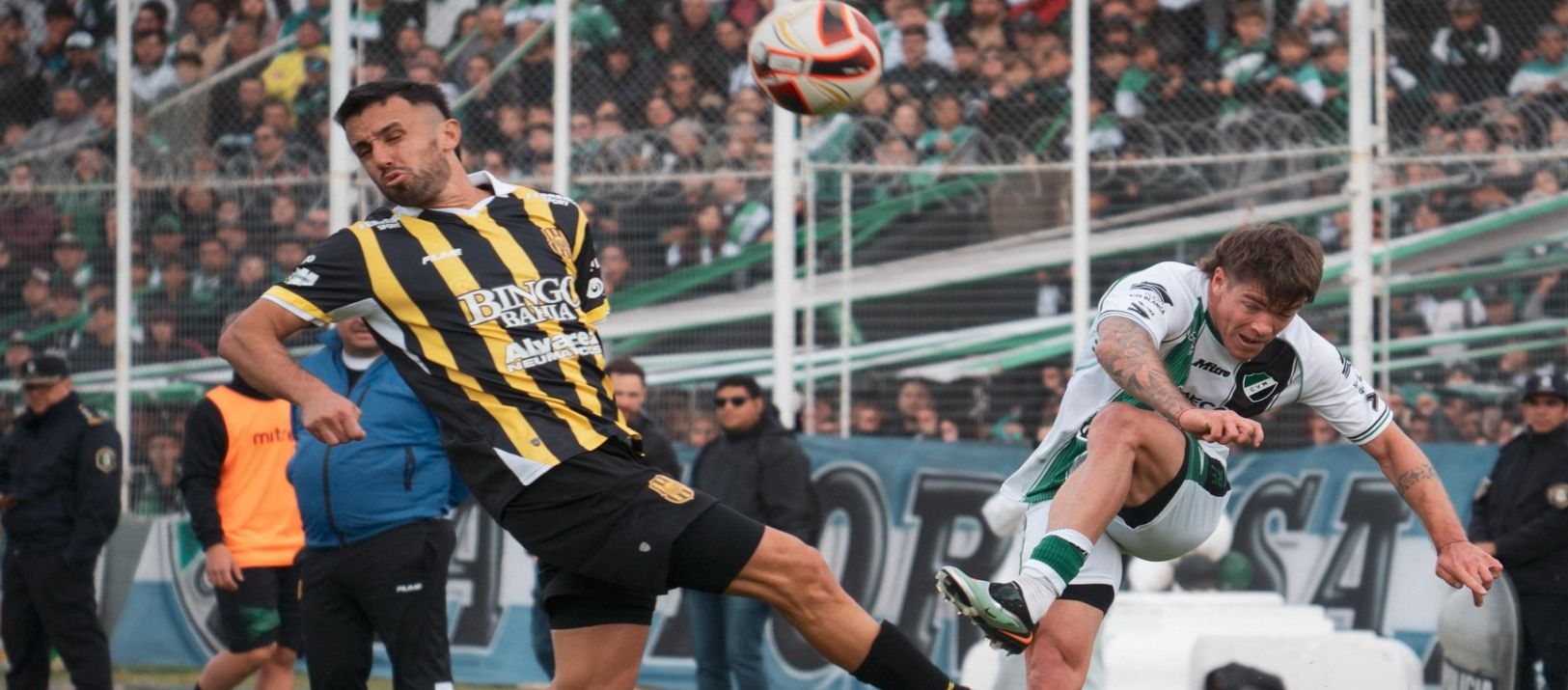 Imagen de la noticia: En un clásico deslucido, Villa Mitre y Olimpo empataron sin goles en El Fortín