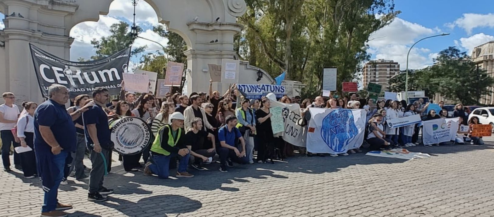 Imagen de la noticia: Docentes universitarios convocan a un paro que podría durar entre 48 y 72 horas
