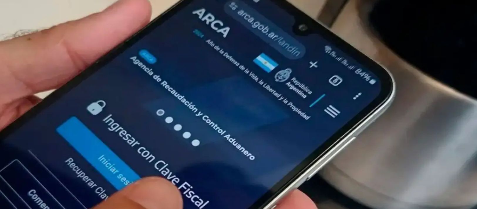 Imagen de la noticia: ARCA intima a miles de empleados por deducciones “infladas” en Ganancias