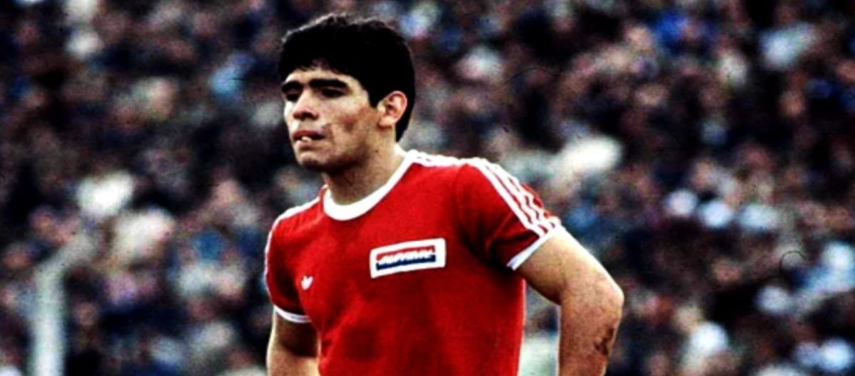 Imagen de la noticia: Efemérides: el primer arquero en atajarle un penal a Diego Maradona es bahiense