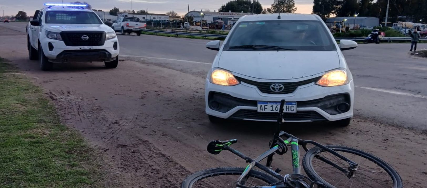 Imagen de la noticia: Un ciclista herido luego de un choque con un auto