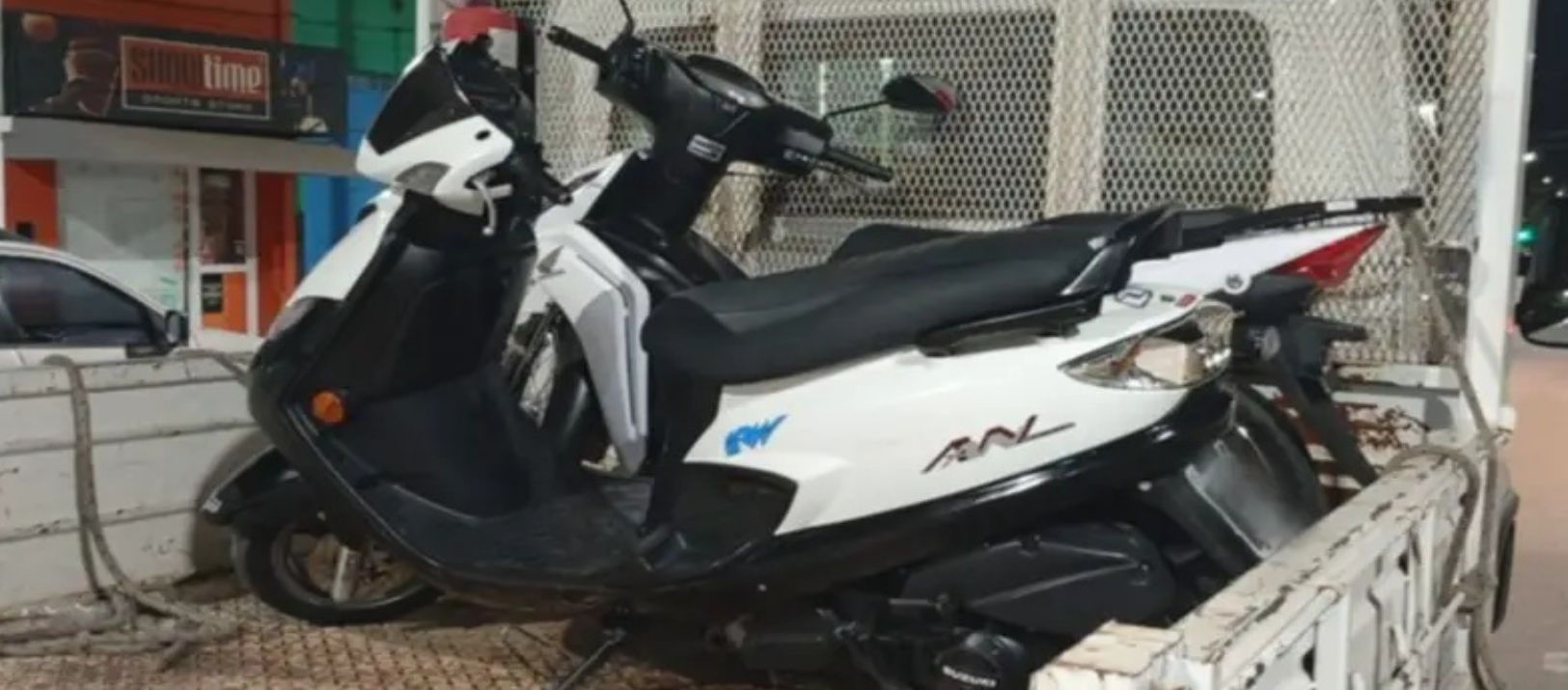 Imagen de la noticia: Se metió a la casa de su ex: terminó detenido y con la moto secuestrada