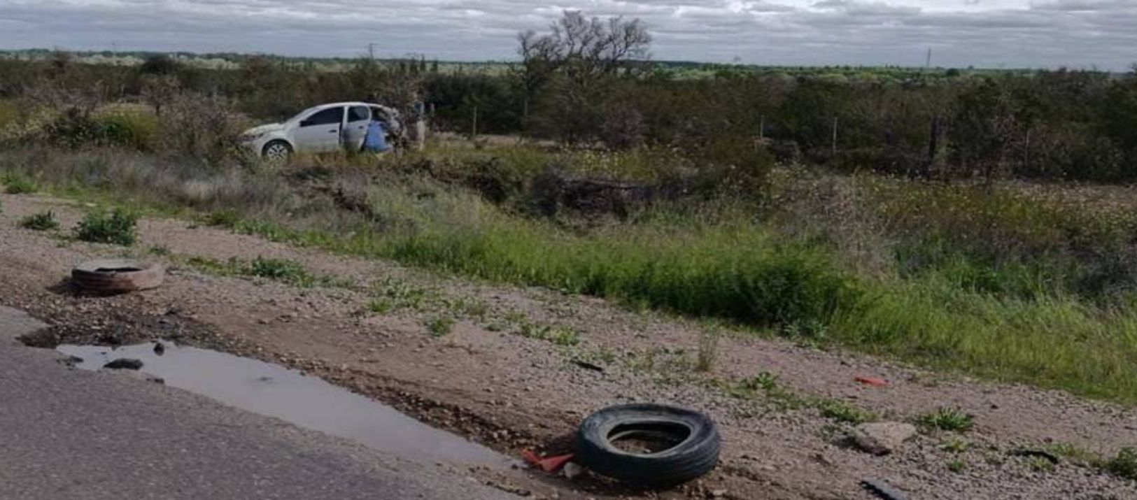 Imagen de la noticia: Viajaba con su hija y una beba hacia Bahía Blanca y volcó en la ruta 22