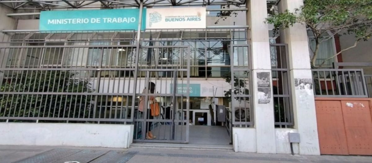 Imagen de la noticia: Paritarias docentes y estatales: el lunes se reúnen con los gremios bonaerenses