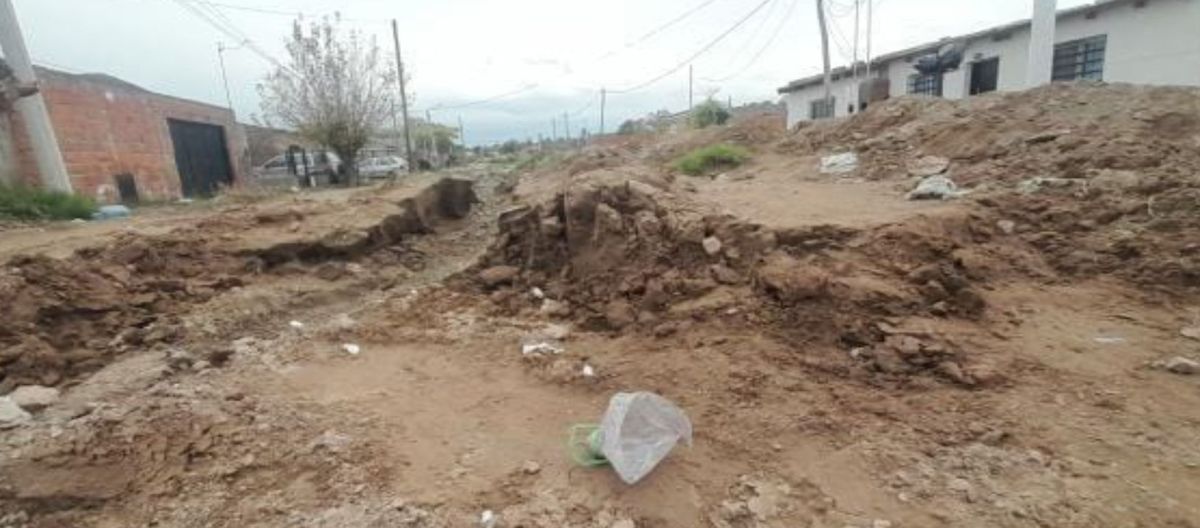 Más vecinos se quejan por el pésimo estado de las calles en Bahía ...