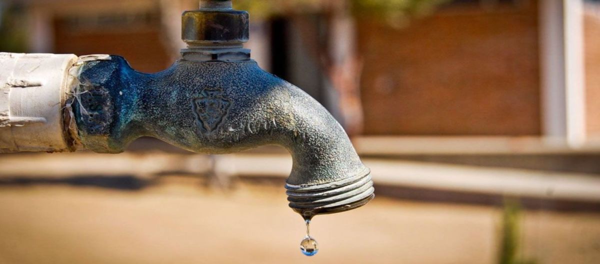 Imagen de la noticia: Por trabajos de ABSA, entre martes y miércoles no habrá agua en varios sectores