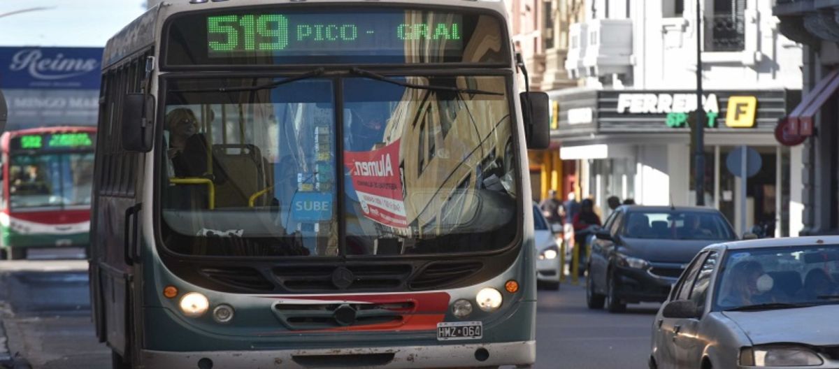 Vuelven las clases y se normaliza el servicio de colectivos - BHInfo