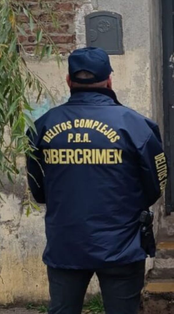Imagen de la noticia: Allanamiento en Bahía Blanca por extorsiones desde la cárcel de Saavedra