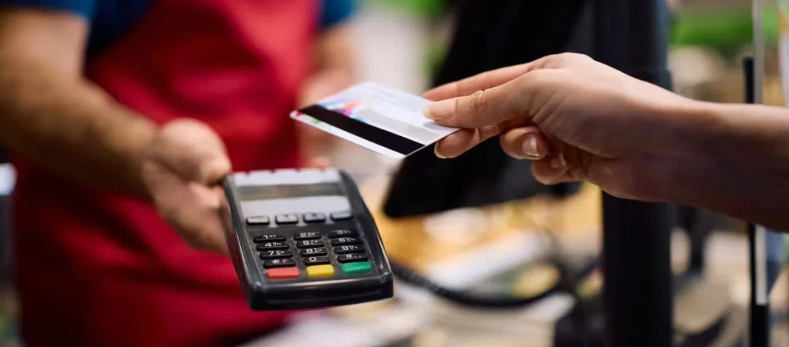 Imagen de la noticia: Siete de cada diez familias endeudadas usaron créditos para comprar alimentos