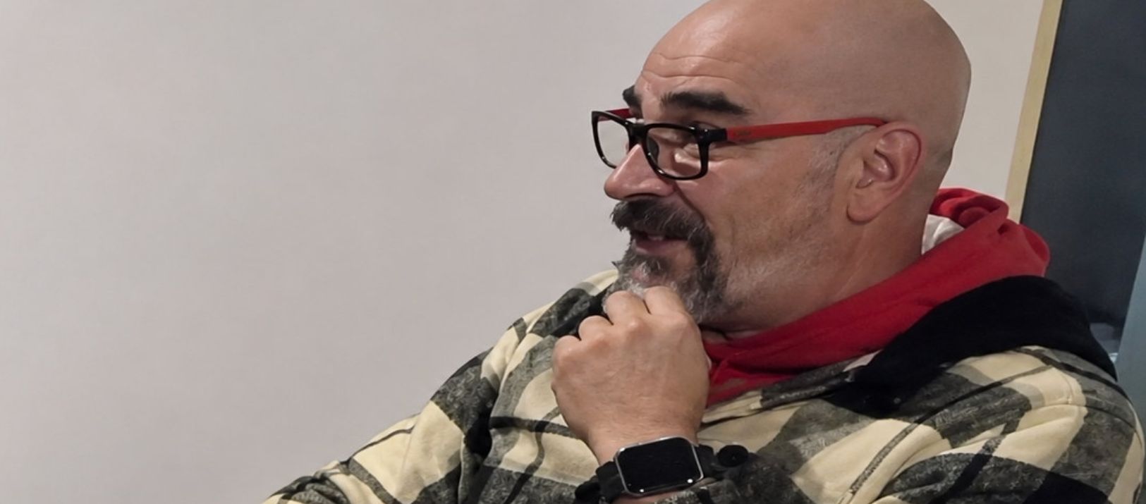 Imagen de la noticia: Falleció un periodista serrano durante la primera transmisión de su streaming