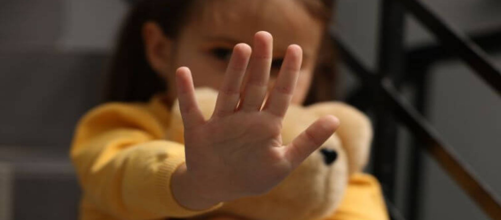 Imagen de la noticia: Condenan a un hombre a 20 años de prisión por abusar sexualmente de dos nenas