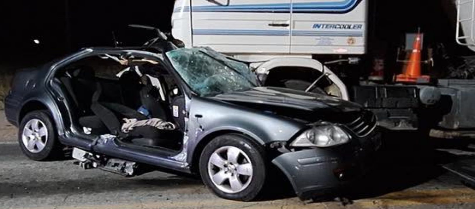 Imagen de la noticia: Murió un automovilista tras chocar con un camión en el acceso a Coronel Dorrego