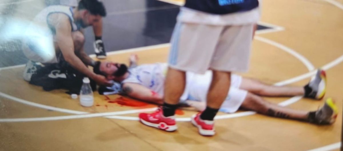 Imagen de la noticia: Brutal golpiza en una liga amateur de básquet: casi matan un jugador