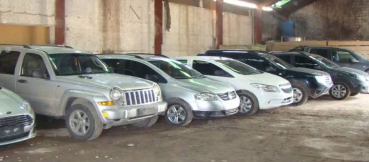 Imagen de la noticia: Autos robados que aparecen en Bahía: desbaratan una banda en Tres Arroyos