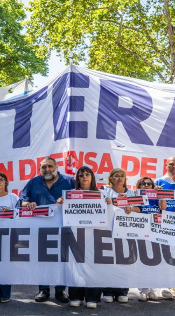 Imagen de la noticia: CTERA ratificó el paro docente y el Gobierno anunció controles