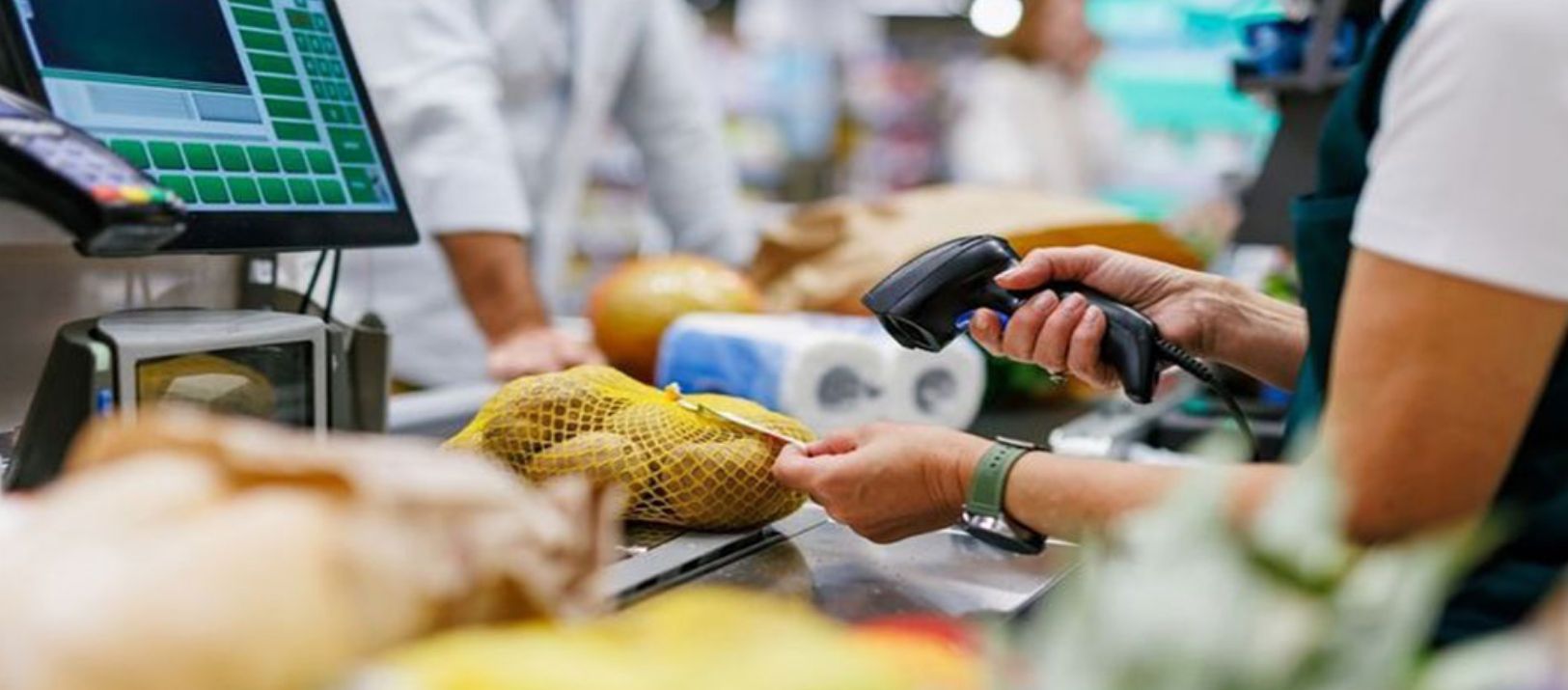 Imagen de la noticia: Empleados de comercio acordó una nueva suba salarial y bono hasta septiembre