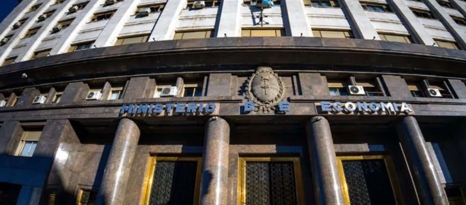 Imagen de la noticia: Aprobaron un proyecto petrolero de US$ 6.432 millones bajo el RIGI en Neuquén