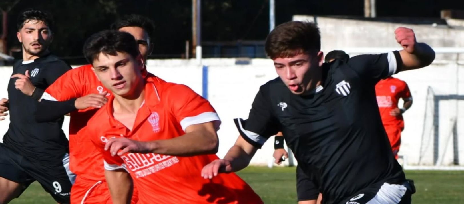 Imagen de la noticia: Liniers y el líder Huracán empataron sin goles en el cierre de la fecha liguista