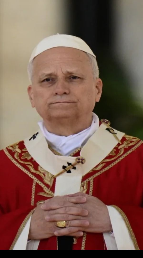 Imagen de la noticia: El Vaticano informó que a León XIV le sacaron un tumor maligno del pulmón