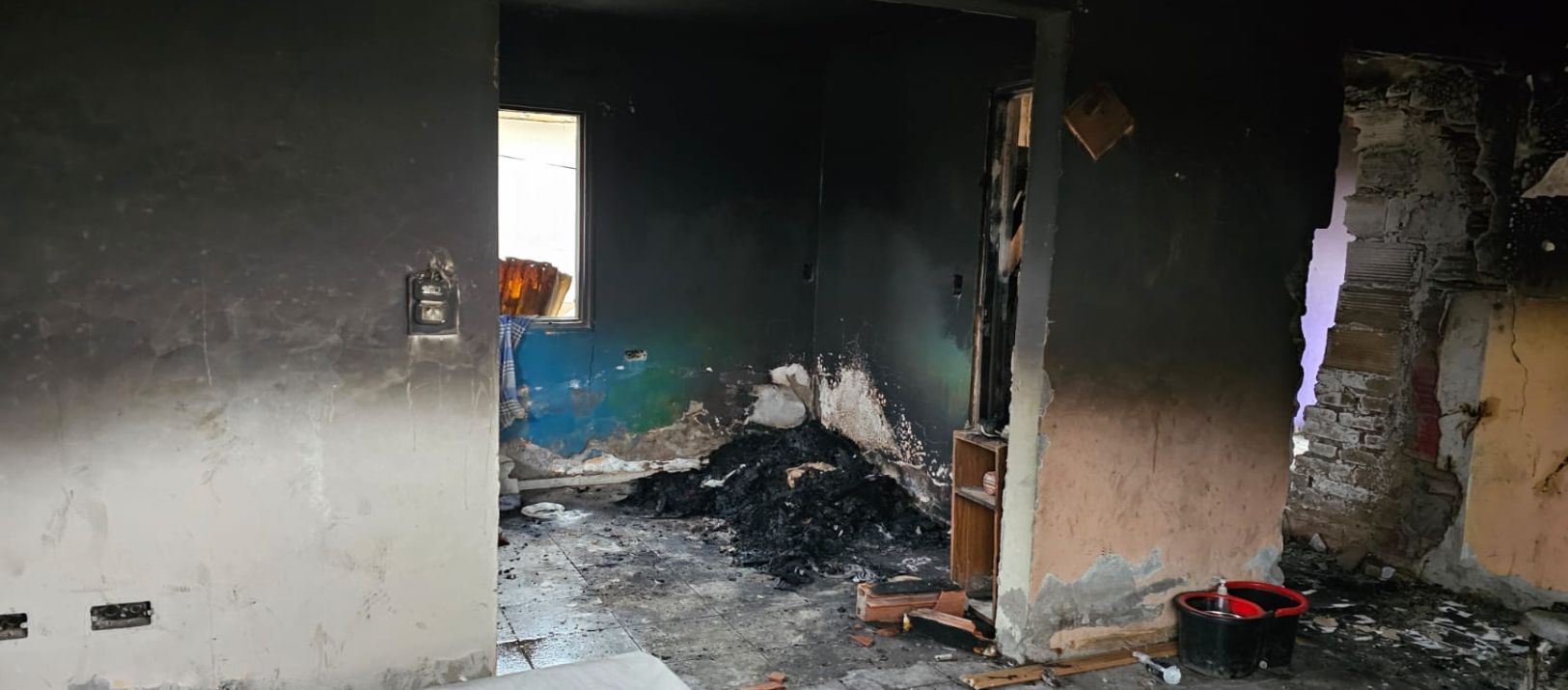 Imagen de la noticia: Una joven sufrió quemaduras tras el incendio de una vivienda en Bajo Rondeau