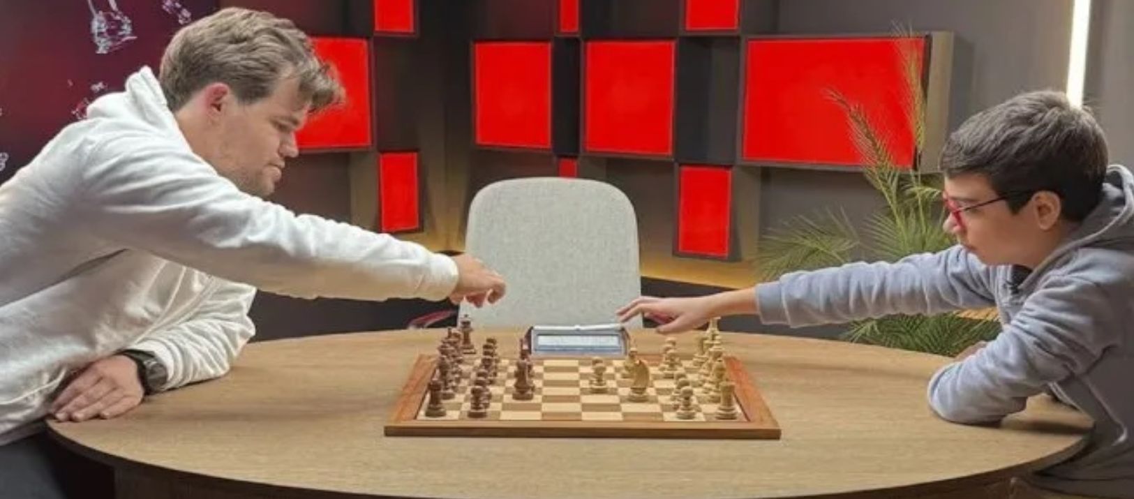 Imagen de la noticia: Hazaña de Faustino Oro en ajedrez: el chico de 12 años le ganó al "1" del mundo