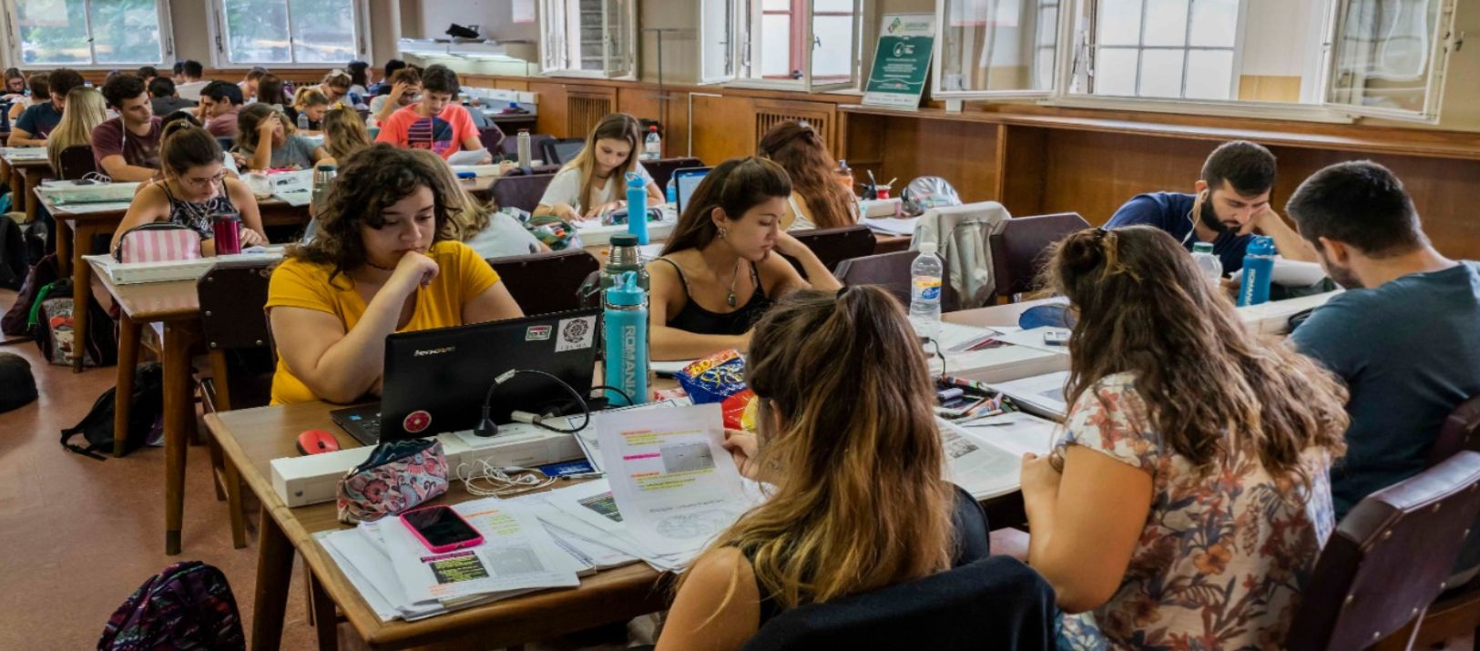 Imagen de la noticia: Según el CREEBBA, la canasta universitaria superó el millón de pesos en agosto