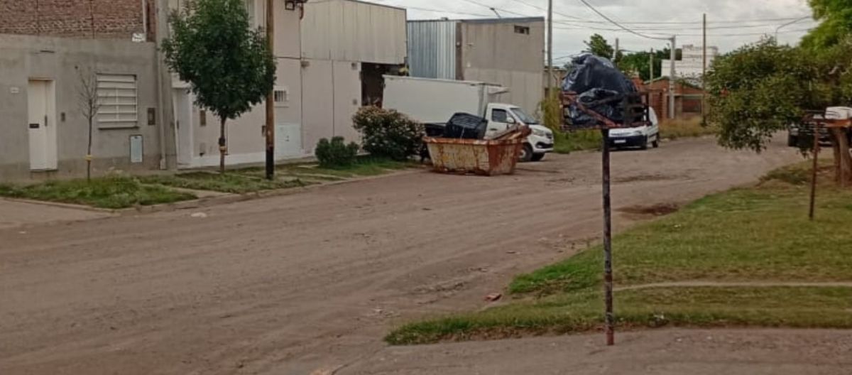 Imagen de la noticia: Contenedores con restos de comida generan inseguridad en Villa Rosas