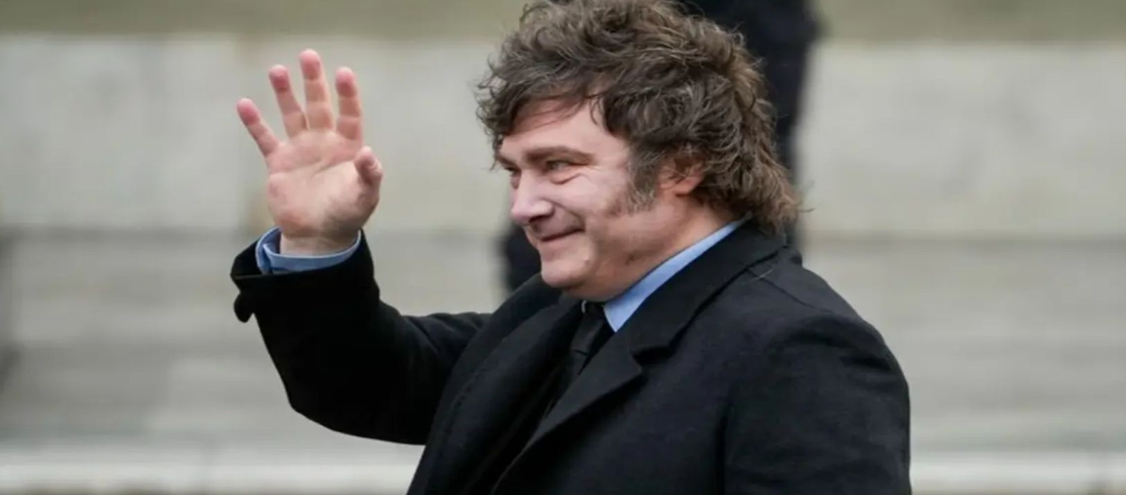 Imagen de la noticia: Javier Milei encabeza el acto en homenaje al General San Martín en Retiro