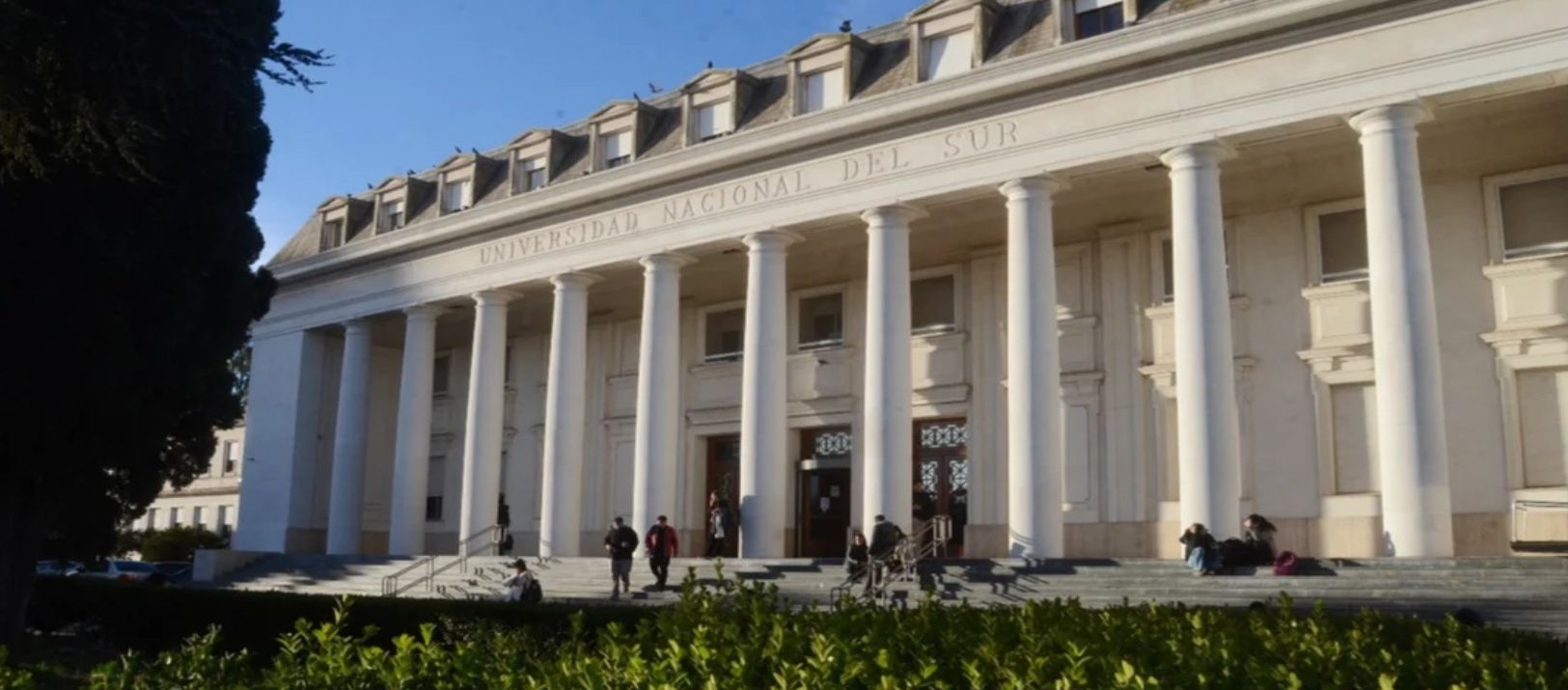 Imagen de la noticia: Jornada de reclamo de docentes y no docentes universitarios