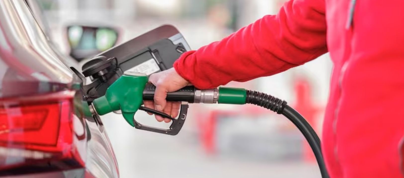 Imagen de la noticia: Postergan el aumento de los impuestos a los combustibles hasta mayo