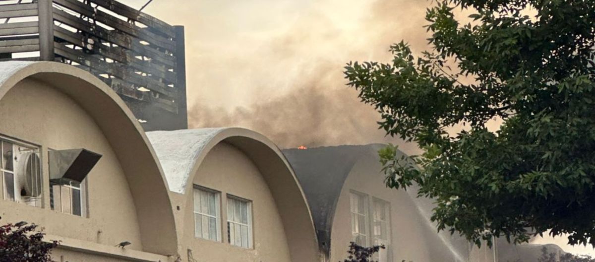 Imagen de la noticia: Incendio en el Hiper: “Ya fue controlado por bomberos”
