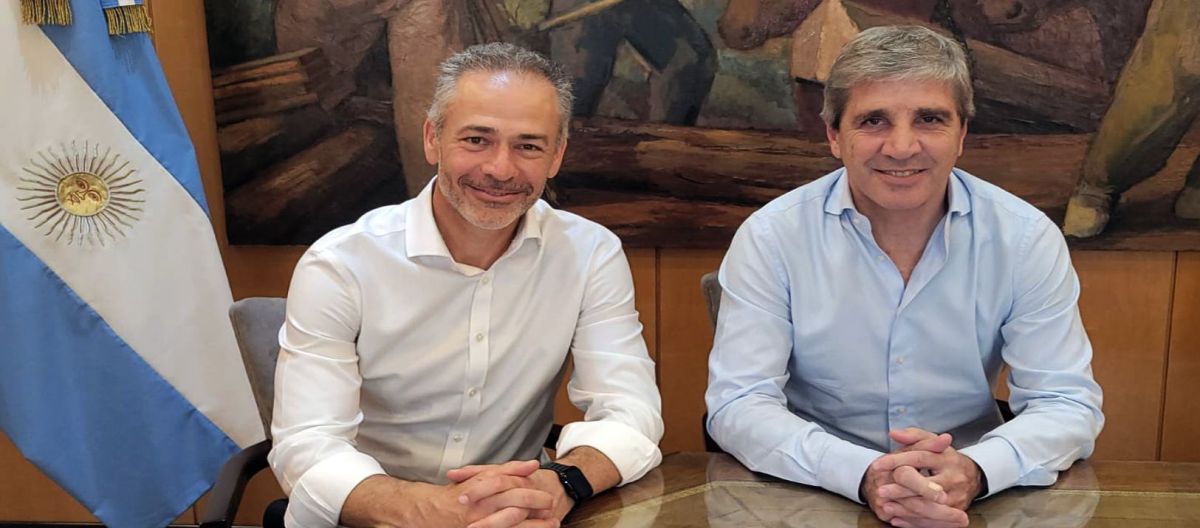 Imagen de la noticia: Luis Caputo anunció que Alejandro Lew será el nuevo secretario de Finanzas