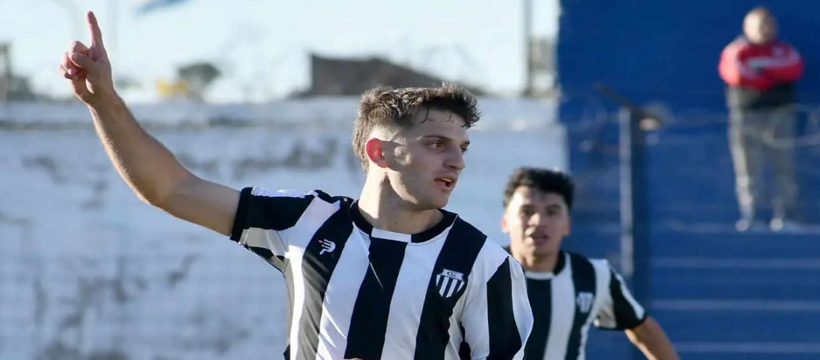 Imagen de la noticia: Repasá la agenda del fútbol local: se cierra la fase regular de la Liga del Sur