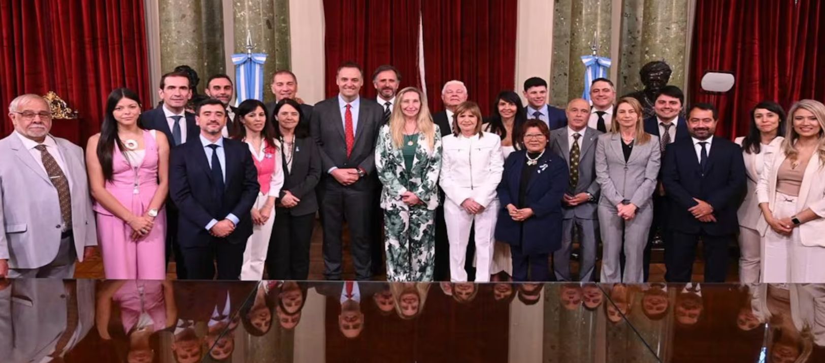 Imagen de la noticia: Adorni recibirá al bloque de senadores de LLA encabezado por Patricia Bullrich