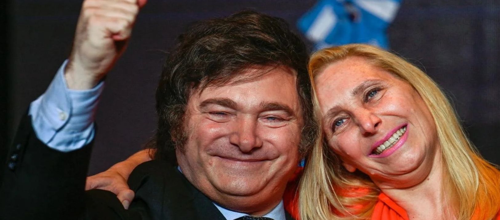 Imagen de la noticia: La Justicia sobreseyó a Javier Milei y a su hermana Karina en la causa Libra