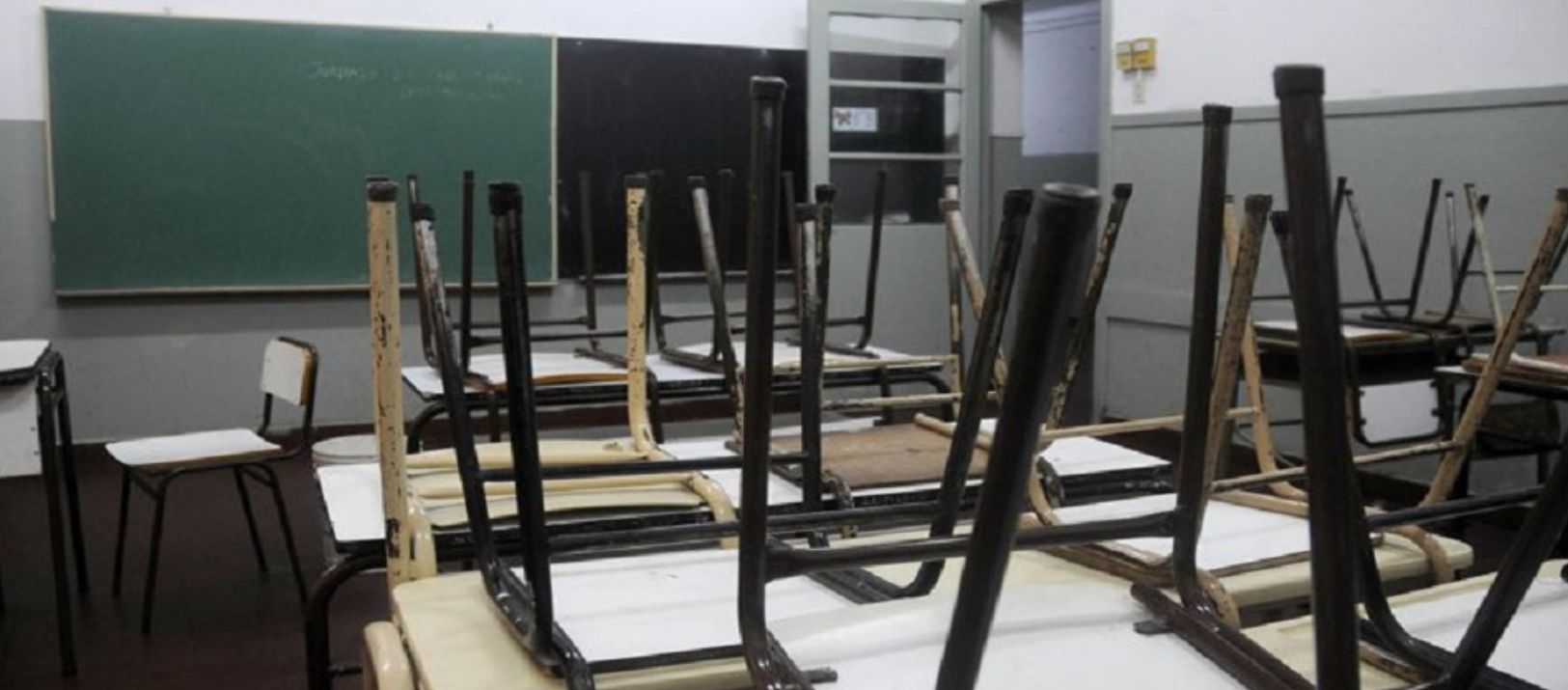 Imagen de la noticia: Sin clases en escuelas bonaerenses por perfeccionamiento y medidas de fuerza