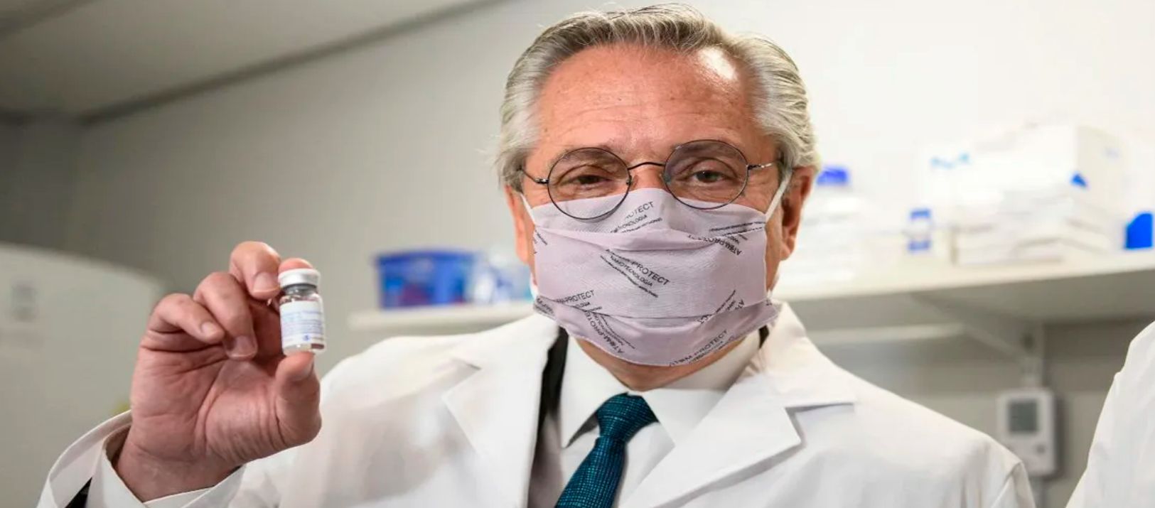 Imagen de la noticia: A cinco años del vacunatorio VIP, piden indagar a más de 30 personas