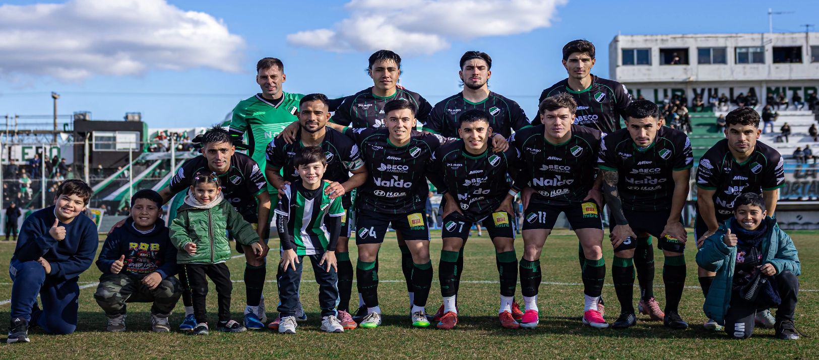 Imagen de la noticia: Fecha clave en el Federal: Olimpo va a Mendoza y Villa Mitre recibe a Cipolletti