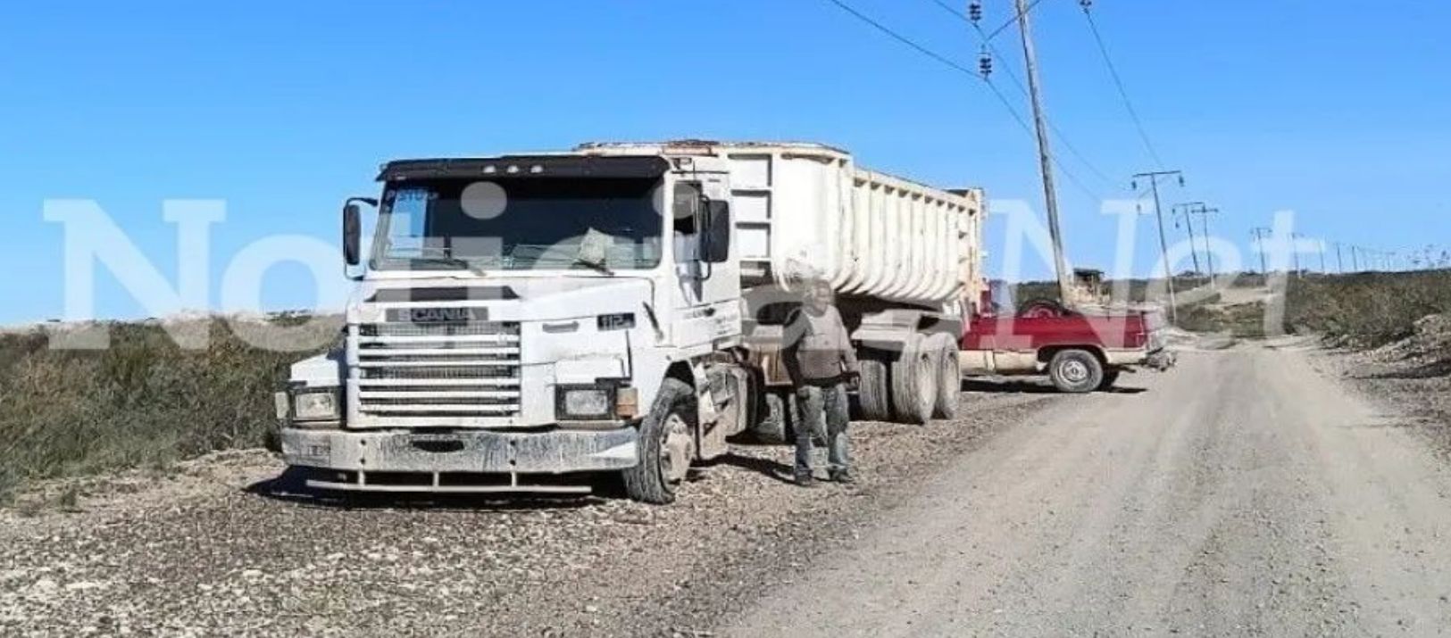 Imagen de la noticia: Las Grutas, sin luz: camionero tocó una línea eléctrica y se salvó de milagro
