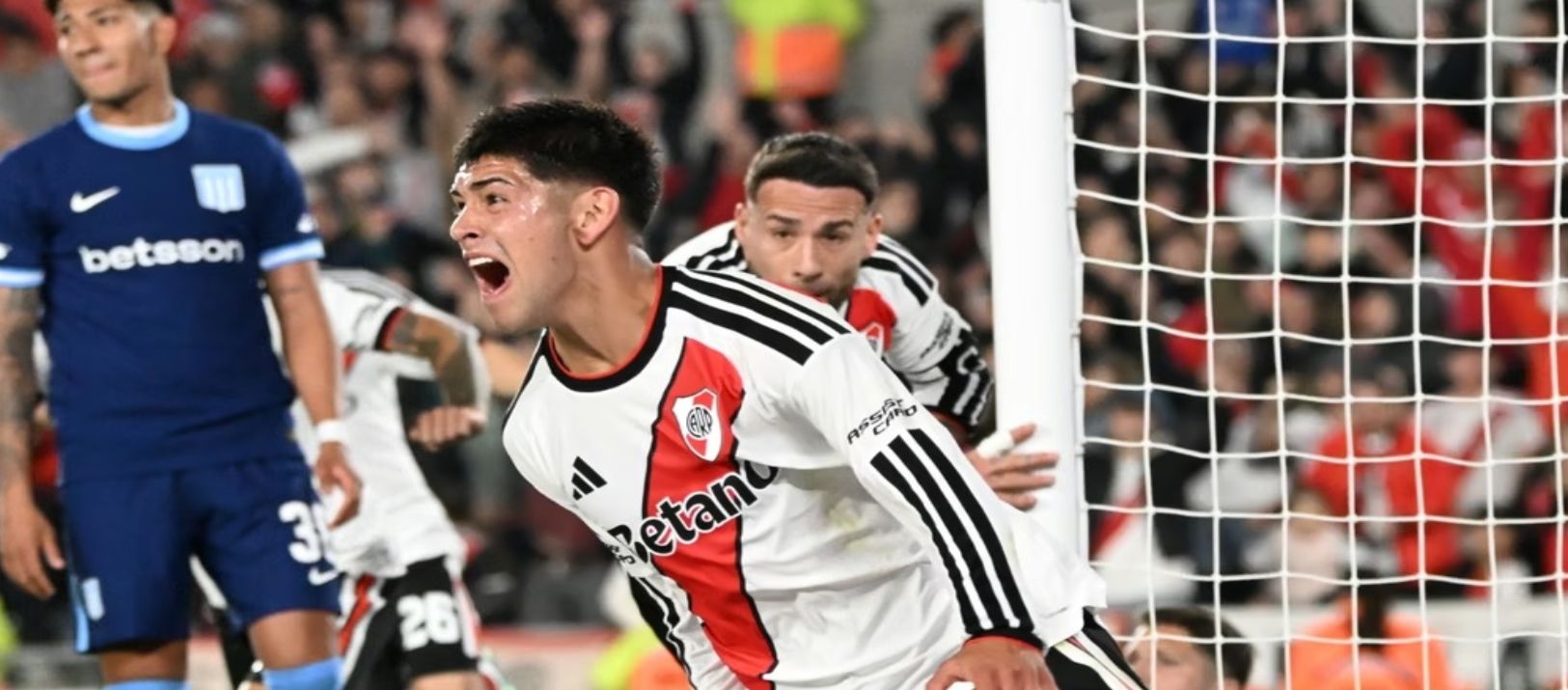Imagen de la noticia: River le ganó 1-0 a Racing y llega de la mejor manera al Superclásico con Boca