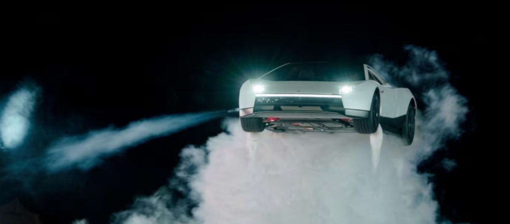 Imagen de la noticia: Tesla presentó el nuevo Roadster: cuánto costará el auto volador de Elon Musk